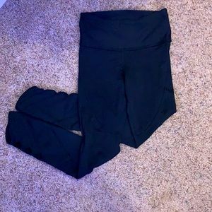 Black under armor leggings!!